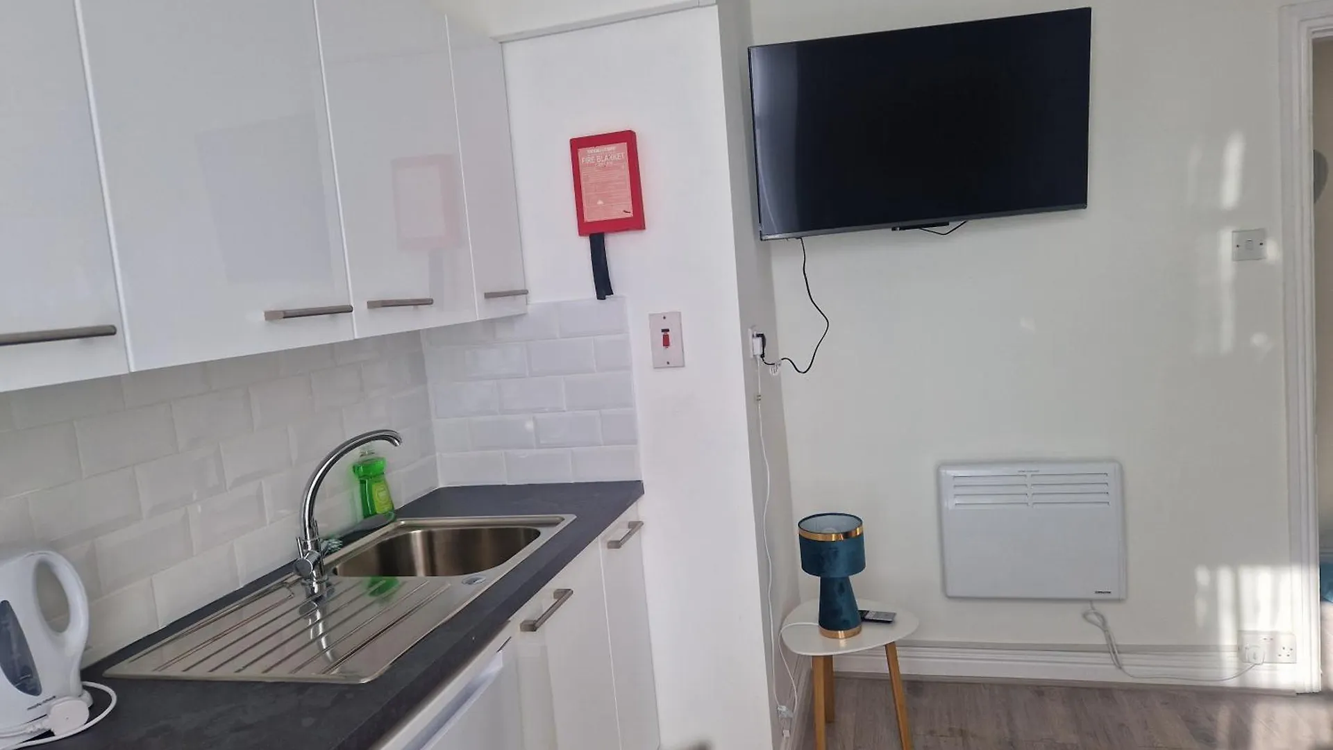Inviting 1-Bed Apartment In 코크