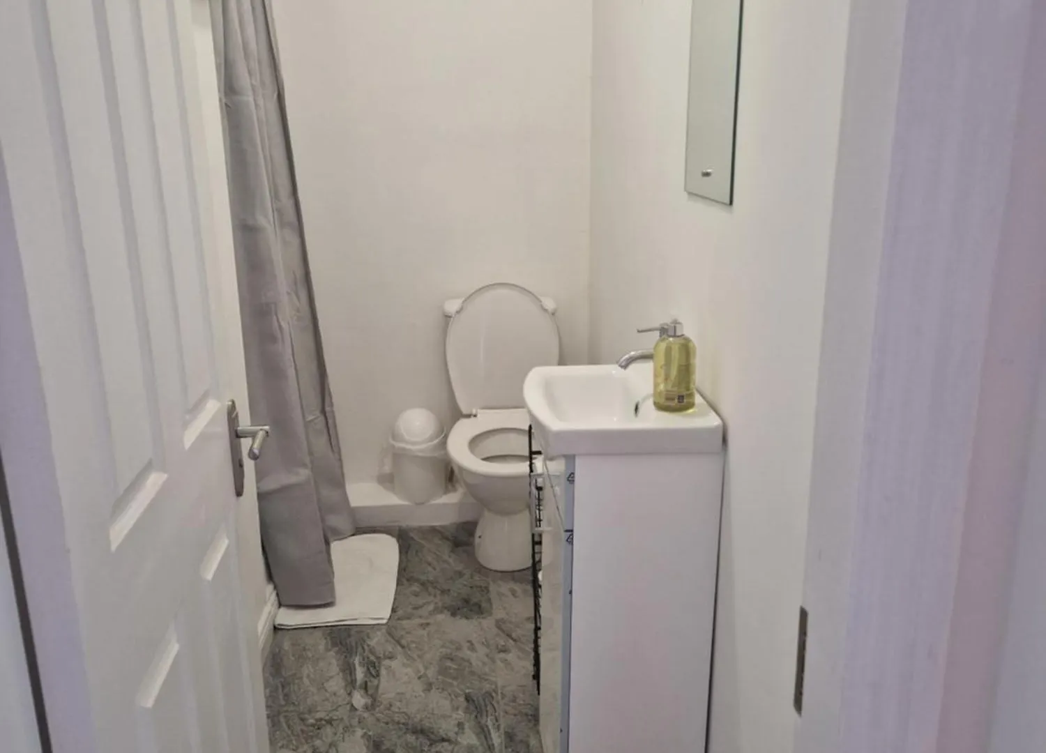 Inviting 1-Bed Apartment In 코크