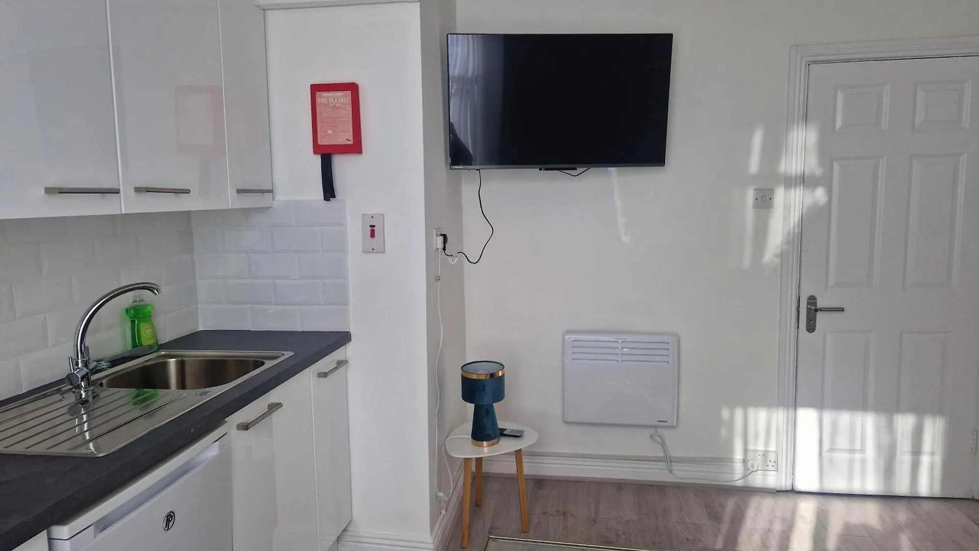 Inviting 1-Bed Apartment In 코크